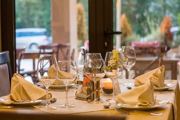 Comment choisir un service de table pour les grandes occasions ?
